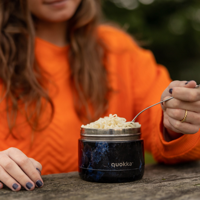 QUOKKA RECIPIENTE COMIDA TERMICO ACERO INOXIDABLE WHIM BLACK MARBLE 360 ML