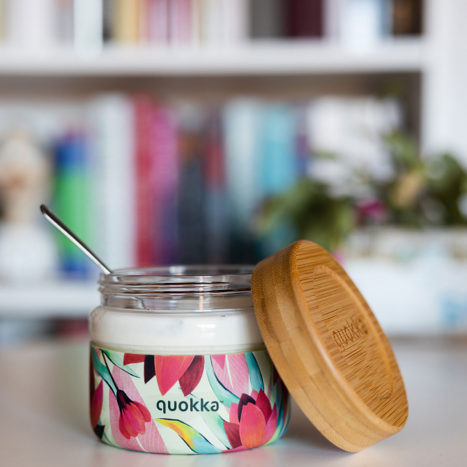 QUOKKA RECIPIENTE COMIDA CRISTAL CON FUNDA DE SILICONA DELI SPRING 500 ML