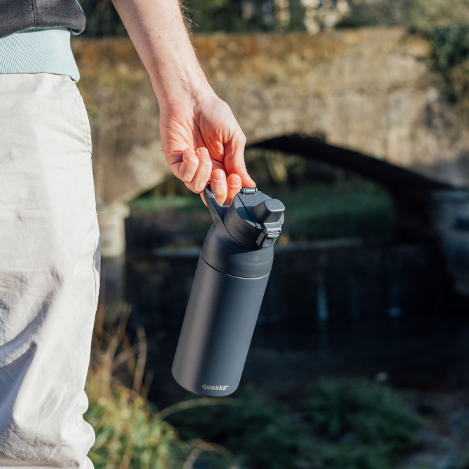 QUOKKA BOTELLA TERMO ACERO INOXIDABLE CON SIPPER TIDE SLATE 700 ML