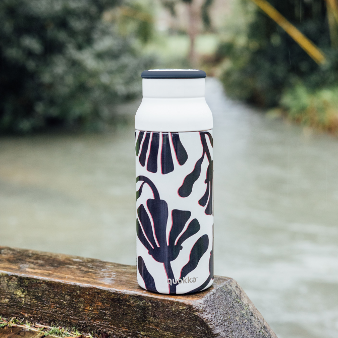QUOKKA BOTELLA TERMO ACERO INOXIDABLE CON ASA DE SILICONA ECHO ABSTRACT LEAVES 690 ML