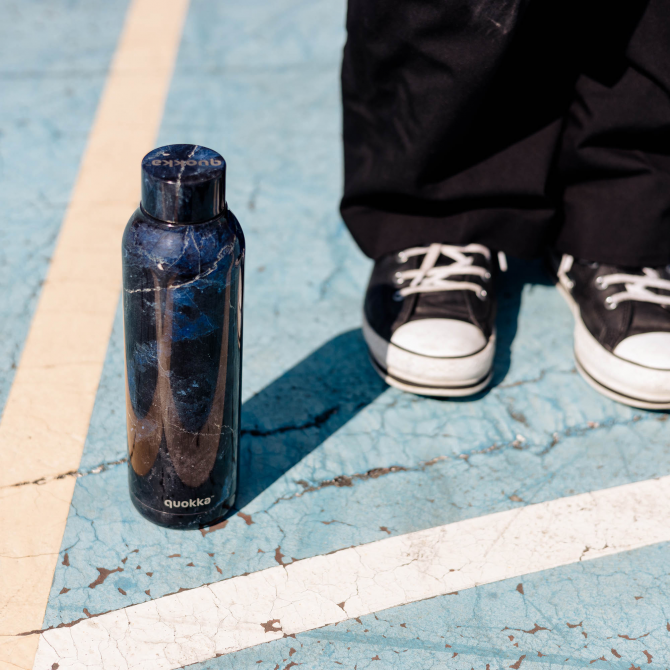 QUOKKA BOTELLA TERMO ACERO INOXIDABLE SOLID BLACK MARBLE 630 ML