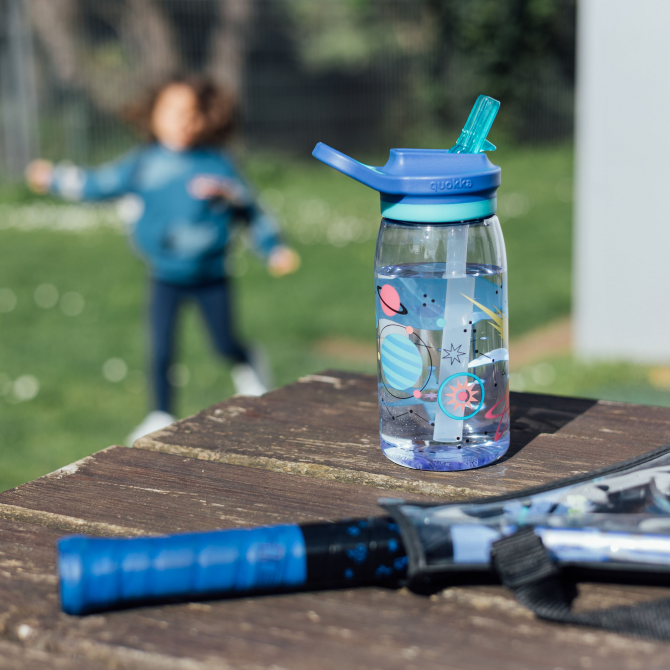 QUOKKA KIDS BOTELLA ECOZEN CON SIPPER GLOW SPACE 580 ML