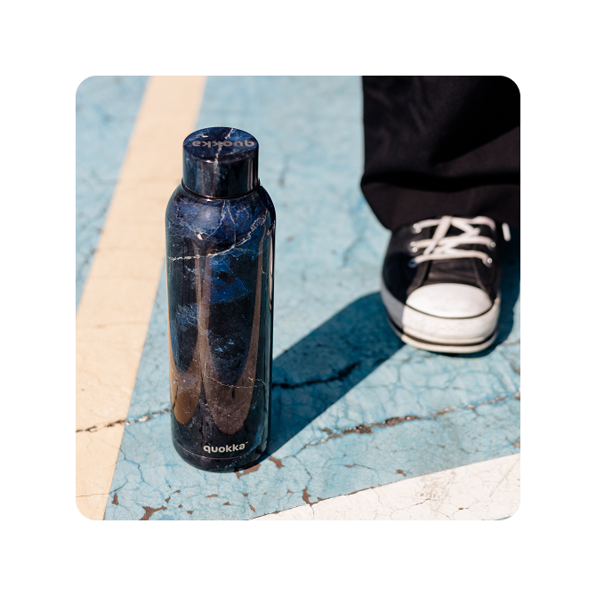 QUOKKA BOTELLA TERMO ACERO INOXIDABLE SOLID BLACK MARBLE 630 ML