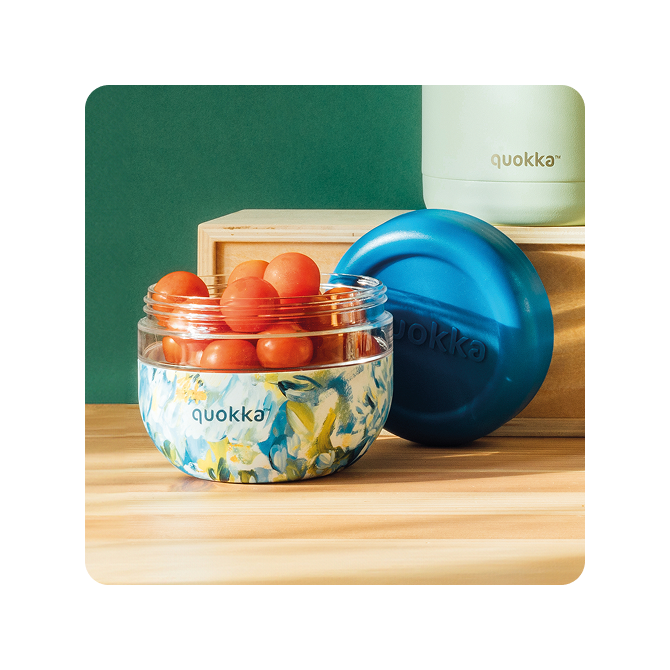 QUOKKA RECIPIENTE COMIDA MS CON FUNDA DE SILICONA BUBBLE BLUE PEONIES 500 ML