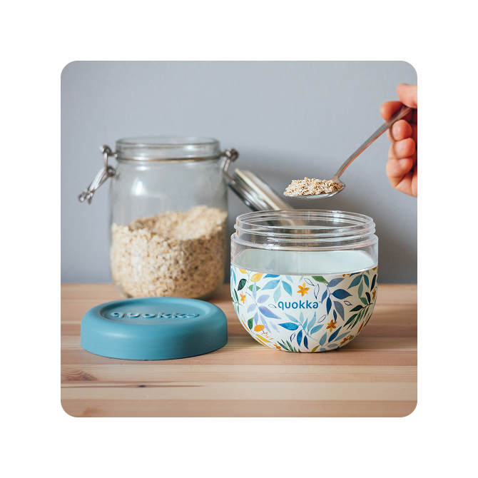 QUOKKA RECIPIENTE COMIDA MS CON FUNDA DE SILICONA BUBBLE WATERCOLOR LEAVES 770 ML