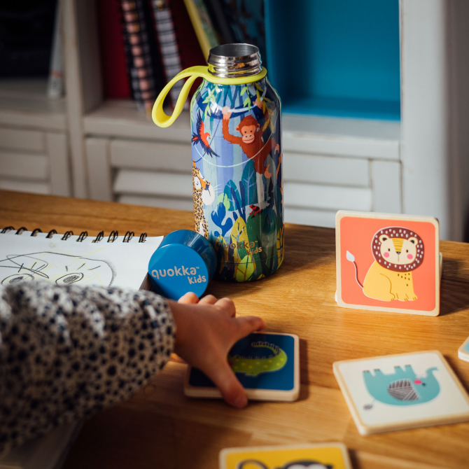 QUOKKA KIDS BOTELLA TERMO ACERO INOXIDABLE SOLID CON COLGADOR JUNGLE 330 ML