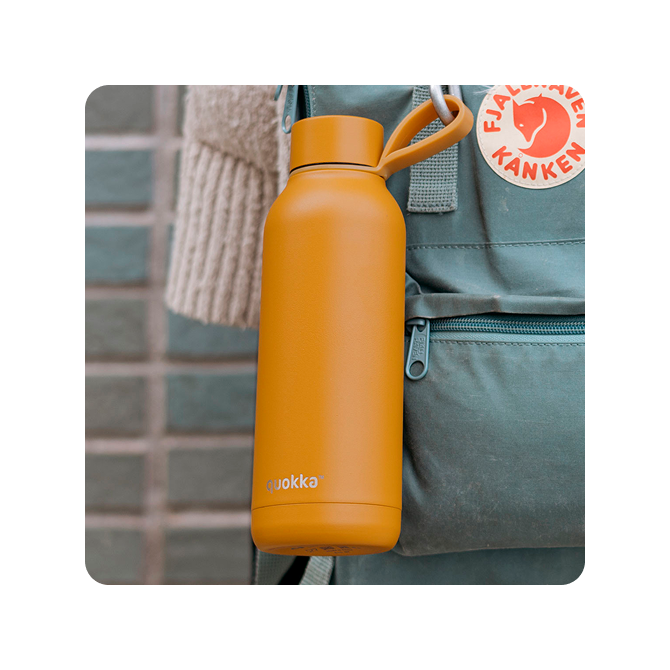 QUOKKA BOTELLA TERMO ACERO INOXIDABLE SOLID CON COLGADOR MUSTARD 510 ML