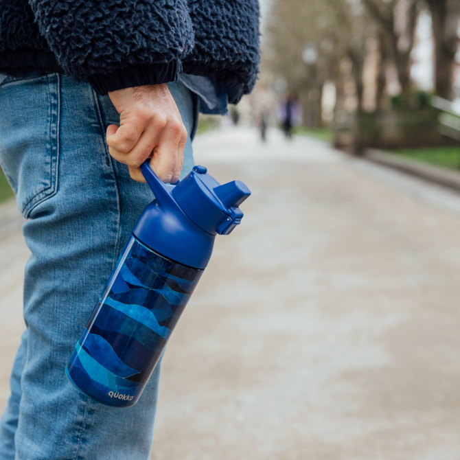 QUOKKA BOTELLA TERMO ACERO INOXIDABLE CON SIPPER TIDE OIL MOUNTAINS 700 ML