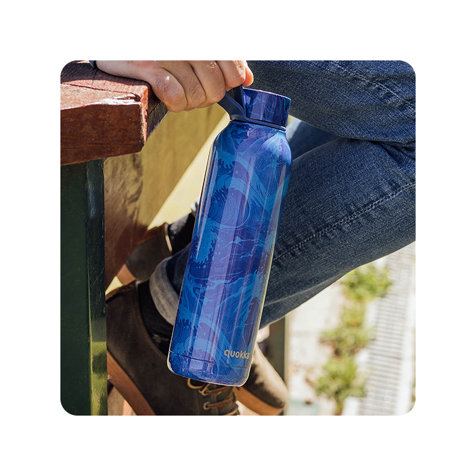 QUOKKA BOTELLA TERMO ACERO INOXIDABLE SOLID CON COLGADOR WAVES 630 ML