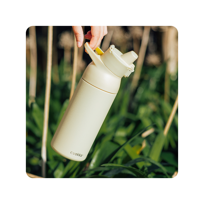 QUOKKA BOTELLA TERMO ACERO INOXIDABLE CON SIPPER TIDE PASTEL YELLOW 700 ML