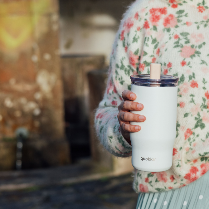 QUOKKA VASO TERMO ACERO INOXIDABLE CON PAJITA MIST IVORY 720 ML