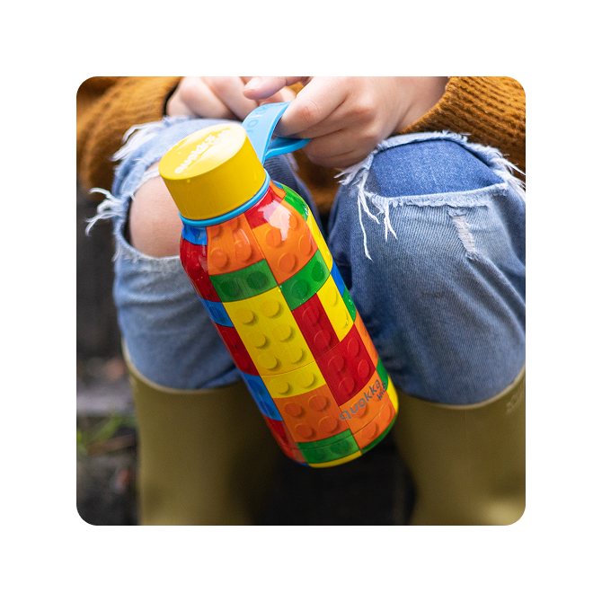 QUOKKA KIDS BOTELLA TERMO ACERO INOXIDABLE SOLID CON COLGADOR COLOR BRICKS 330 ML