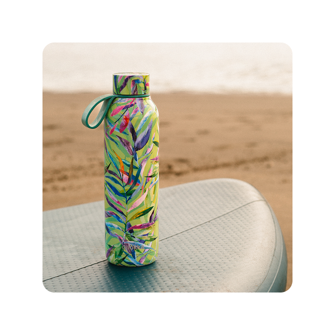 QUOKKA BOTELLA TERMO ACERO INOXIDABLE SOLID CON COLGADOR COLOR NATURE 630 ML