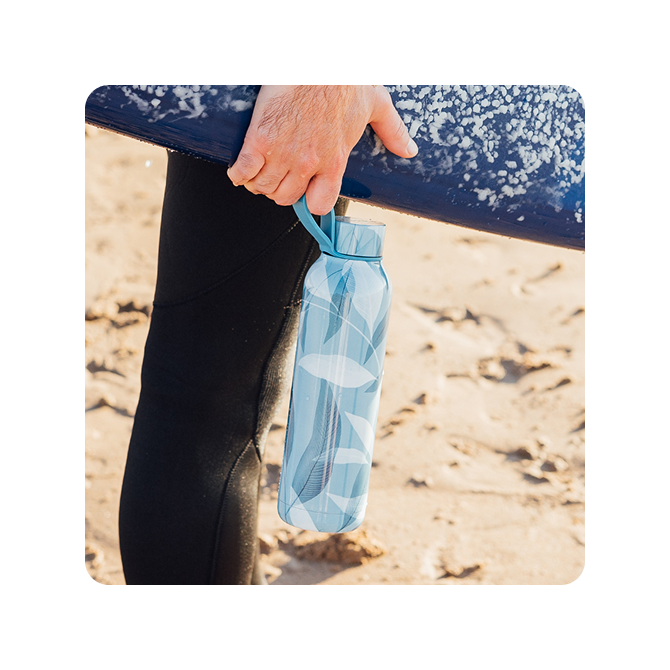 QUOKKA BOTELLA TERMO ACERO INOXIDABLE SOLID CON COLGADOR BLUE WIND 630 ML