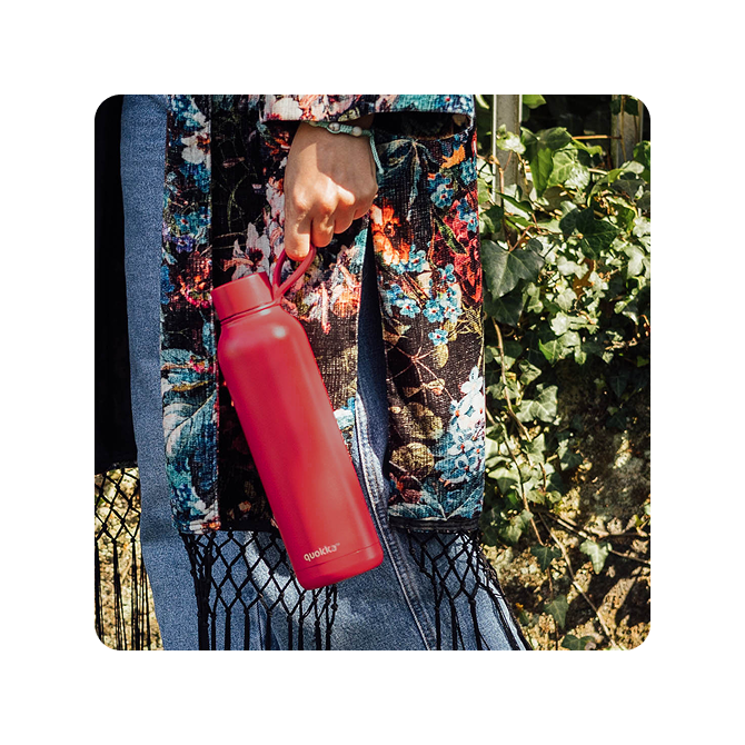 QUOKKA BOTELLA TERMO ACERO INOXIDABLE SOLID CON COLGADOR CHERRY RED 630 ML