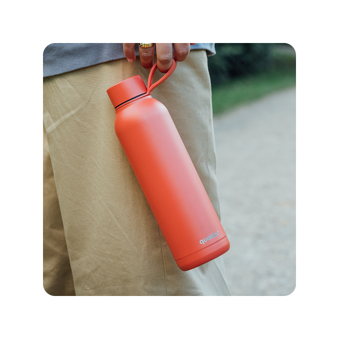 QUOKKA BOTELLA TERMO ACERO INOXIDABLE SOLID CON COLGADOR ORANGE 630 ML