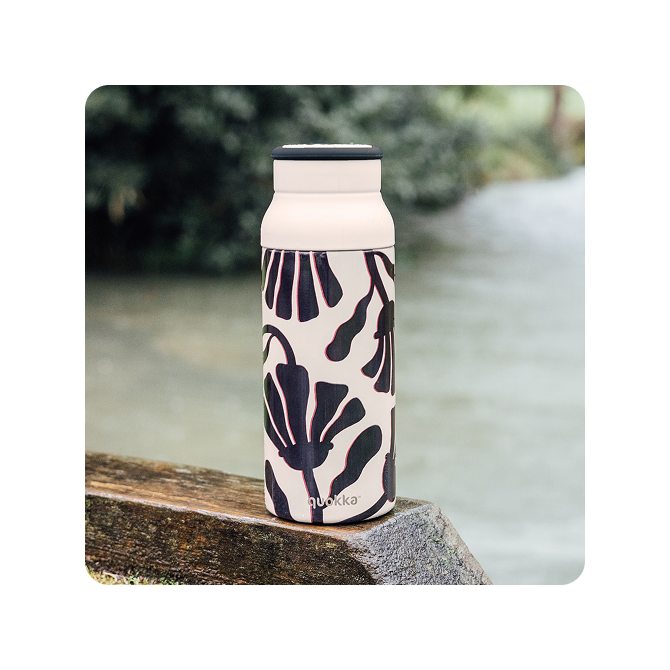 QUOKKA BOTELLA TERMO ACERO INOXIDABLE CON ASA DE SILICONA ECHO ABSTRACT LEAVES 690 ML