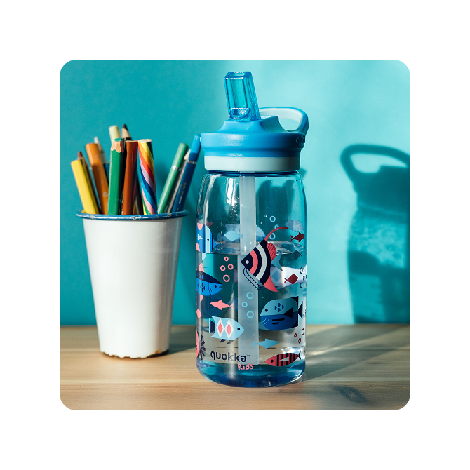 QUOKKA KIDS BOTELLA ECOZEN CON SIPPER GLOW SEA LIFE 580 ML