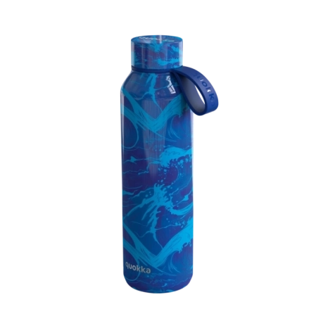 QUOKKA BOTELLA TERMO ACERO INOXIDABLE SOLID CON COLGADOR WAVES 630 ML