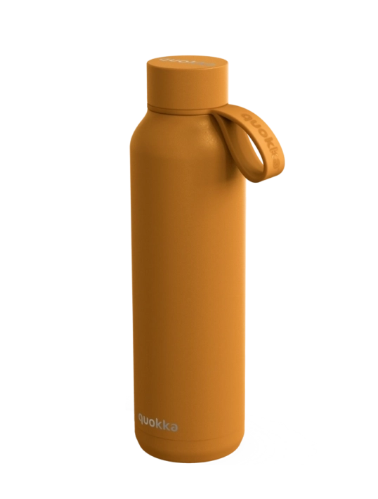 QUOKKA BOTELLA TERMO ACERO INOXIDABLE SOLID CON COLGADOR MUSTARD 630 ML