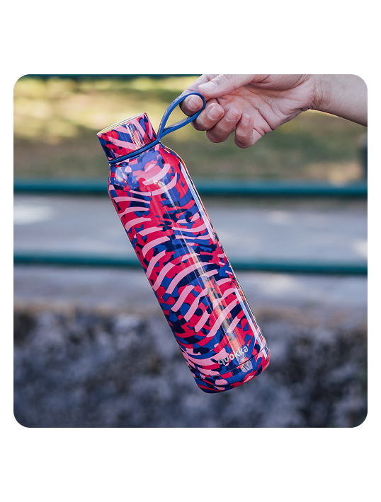 QUOKKA BOTELLA TERMO ACERO INOXIDABLE SOLID CON COLGADOR CLASH 630 ML